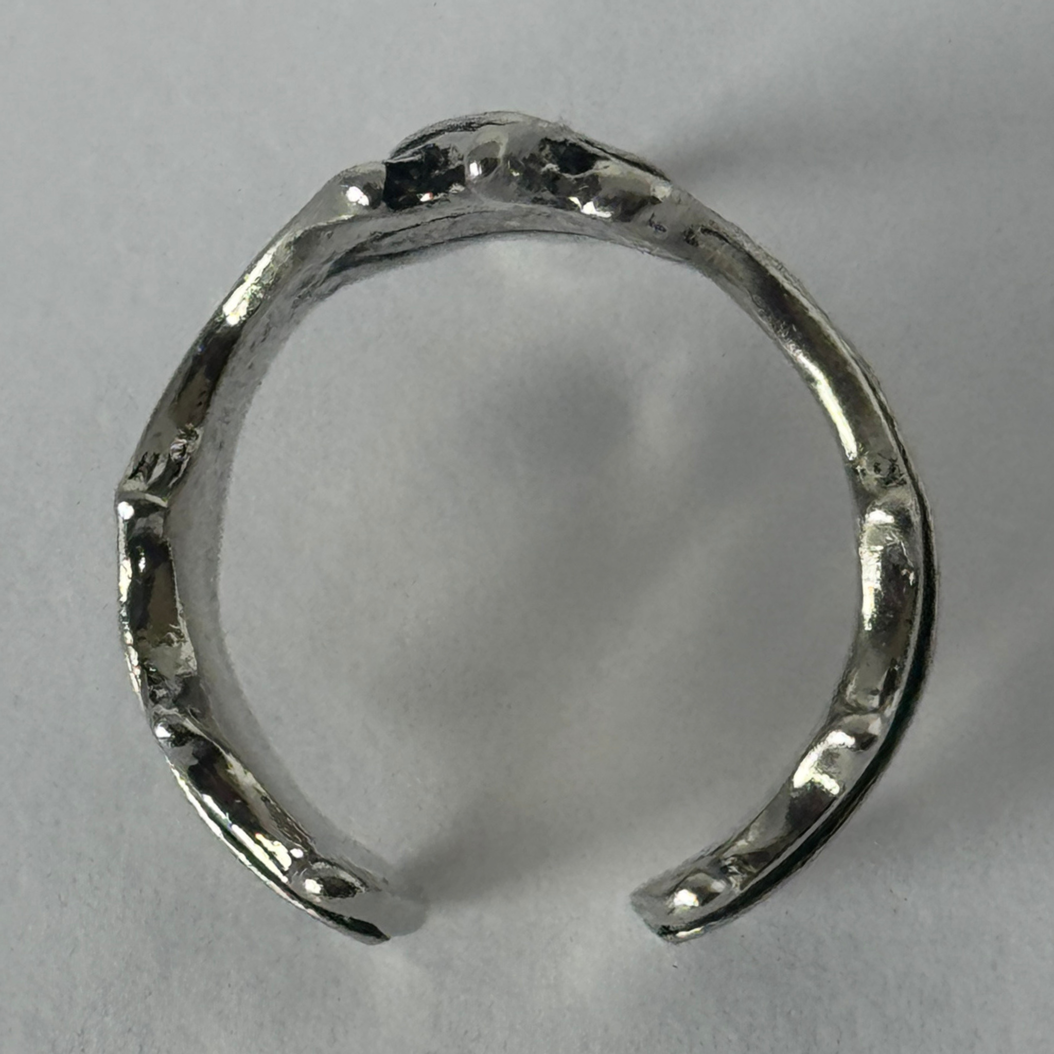 Anillo Ajustable Gótico
